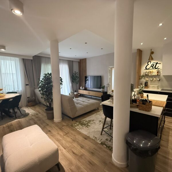 Dedinje | Premium 3.5 | Privatno dvorište